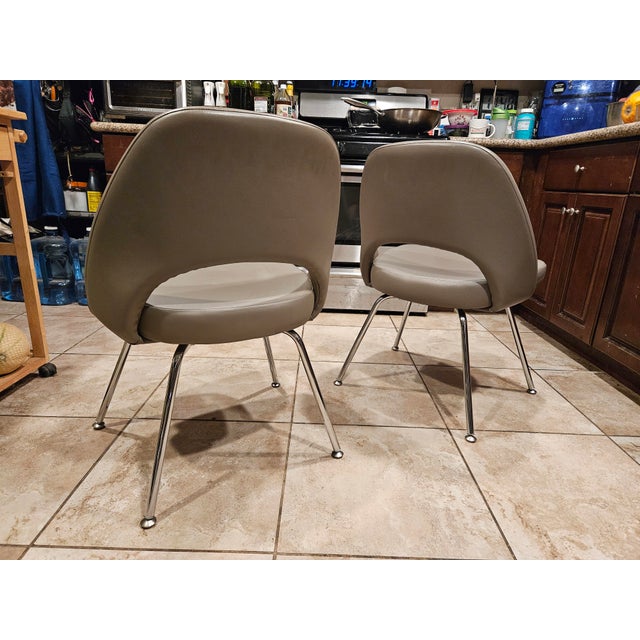 Knoll Saarinen Executive Armless Leather Chairs- Set of 4 For Sale In Los Angeles - Image 6 of 12