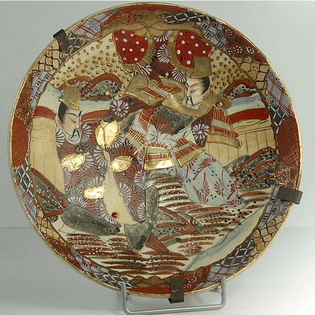 Antique Japanese Meiji Satsuma Earthenware Plate with Samurai Warriors, 19th Century For Sale - Image 4 of 11