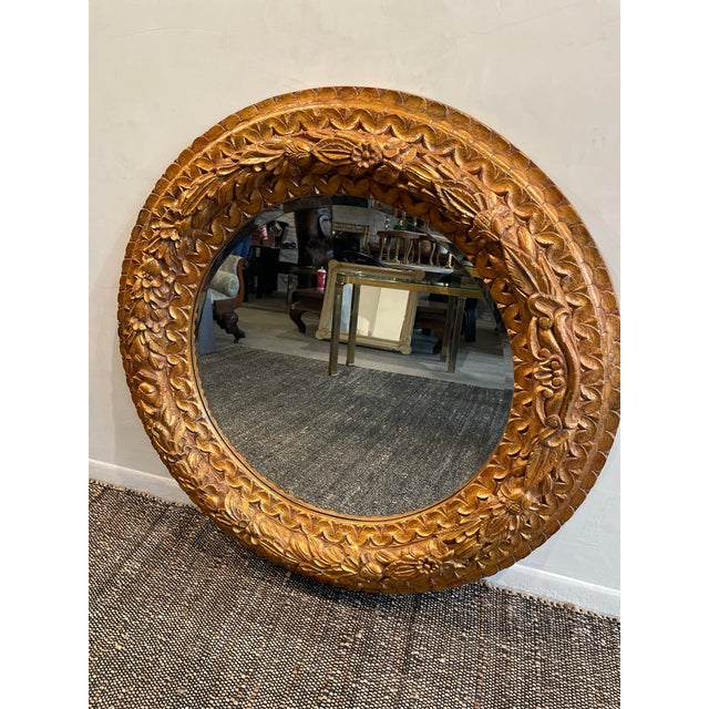 Mid-Century Modern 1960s Vintage Hand-Carved Giltwood Round Mirror With Floral Relief For Sale - Image 3 of 10