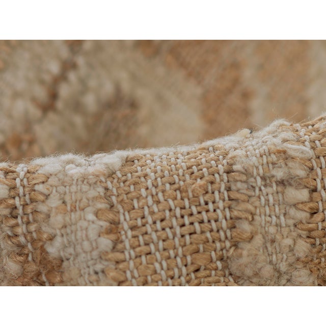 Momeni Nirvana Ivory Hand Woven Area Rug 5'3" X 7'6" For Sale In Atlanta - Image 6 of 11