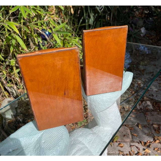 Gucci 1970s Gucci Gold Plated Snaffle Bit Leather Bookends - A Pair For Sale - Image 4 of 11