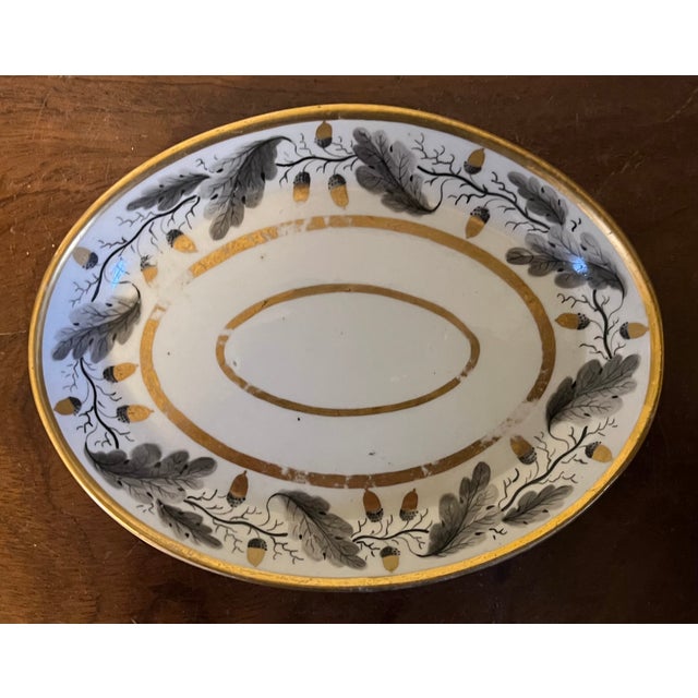 Worcester Porcelain Antique 18th Century George III Worcester Porcelain Tea Pot Stand Decorated With Oak Leaf Garland and Acorns For Sale - Image 4 of 8