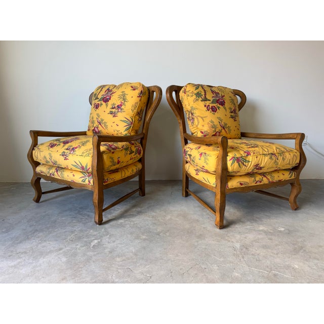 This vibrant pair of vintage Palm Beach–style lounge chairs from the 1990s brings instant personality and classic resort...