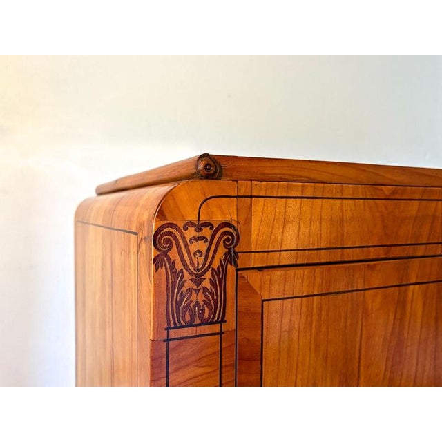 Wood 19th Century Biedermeier Cabinet in Marquetry Cherrywood, Prague, 1825 For Sale - Image 7 of 18
