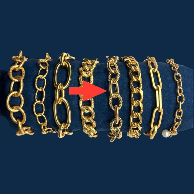 One of our favorites, the Lily link chain has alternating links of smooth and twisted links. Great alone or stacked.