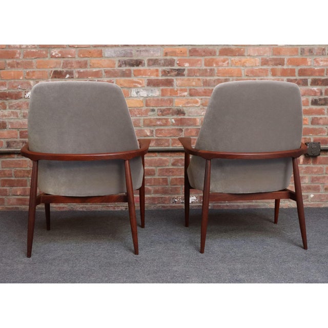 Baby Blue Pair of Vintage Italian Slipper Chairs in Walnut and Mohair by Fratelli Marelli For Sale - Image 8 of 12