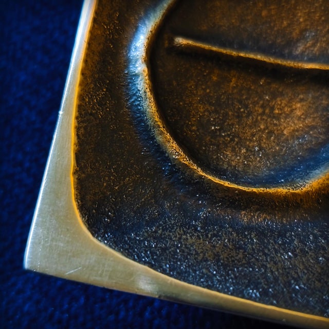 Art bronze from the foundry of Jacques Lauterbach, signed "JL bronze" engraved underneath (see photos). Design by Alfieri...
