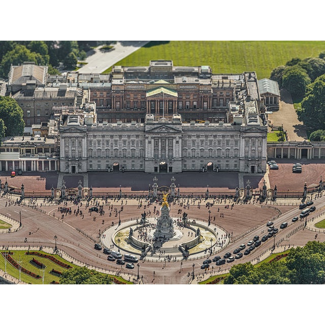 Bernhard Lang, Buckingham Palace, Photograph For Sale