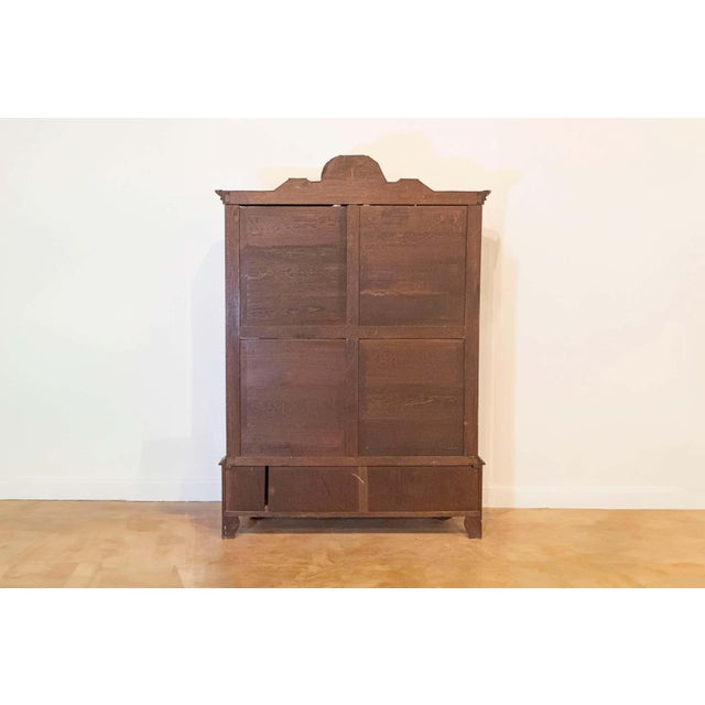 Wood Dutch Rococo Revival 1890s Bombé Vitrine Display Cabinet with Carved Medallion For Sale - Image 7 of 11