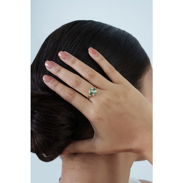 14k Yellow Gold Zambian Emerald & Diamond Floral Vintage Ring Size 5.5 For Sale In New York - Image 6 of 16