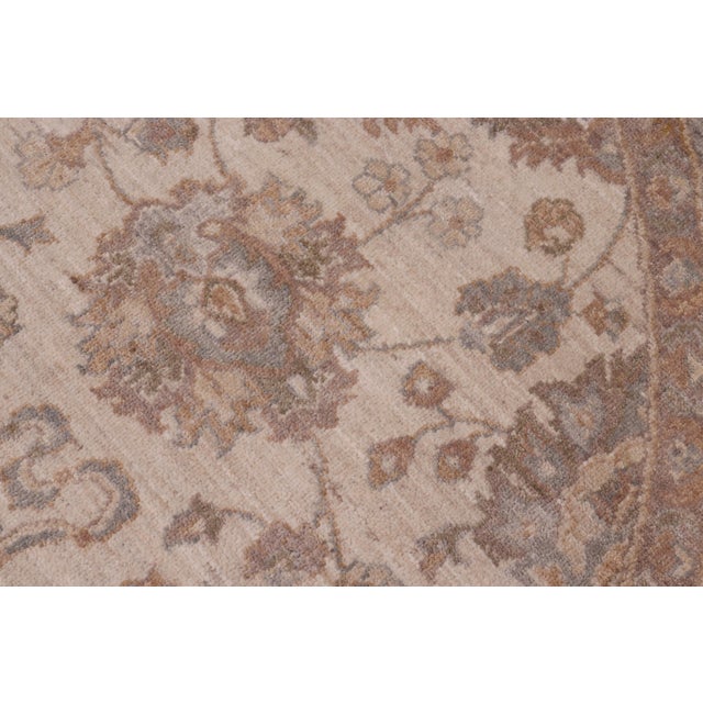 1990s Shabby Chic Ziegler Ivory/Grey Wool Round Rug - 7'11'' X 8'1'' For Sale - Image 5 of 9