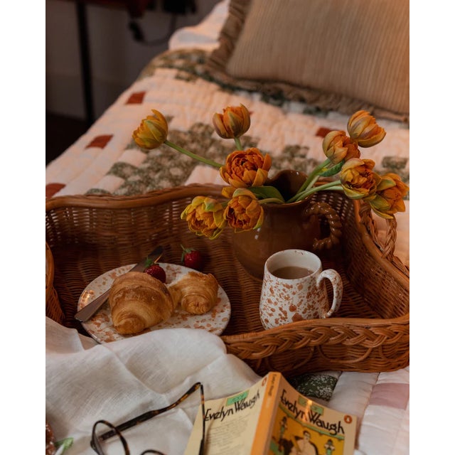 Finish off your dinner set with our pretty splatter side plates, handmade in Italy, and available in four colourways,...