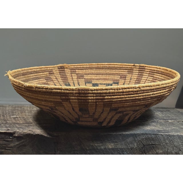 Antique Pima Gathering Basket With Two-Tone Squash Blossom Design For Sale - Image 4 of 11
