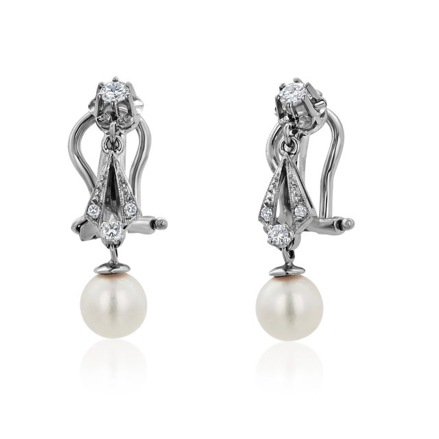 White 1940s Platinum Diamond and Pear Lever Back Drop Earrings 1 Inch Long, A Pair For Sale - Image 8 of 8