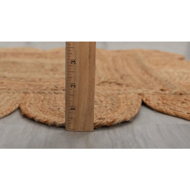 2.6'x20' Natural Color Jute Scallop Handmade Rug For Sale - Image 10 of 12