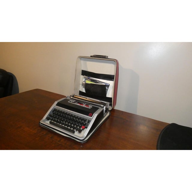 Metal Lettera DL Typewriter from Olivetti, Italy, 1965 For Sale - Image 7 of 18