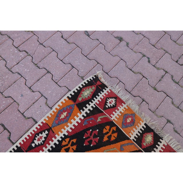 1970s 1970s Gepmetric Anatolian Natural Wool Hand Knotted Area Kilim Rug For Sale - Image 5 of 10