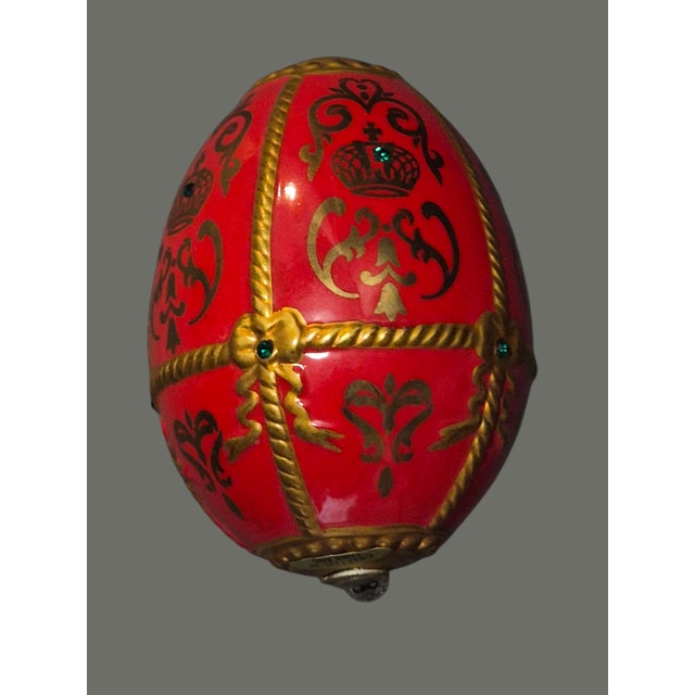 Late 20th Century Franklin Mint House of Faberge Imperial Porcelain Red Gilded Jeweled Egg For Sale - Image 6 of 7
