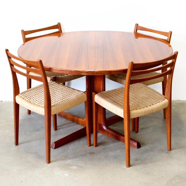 1950s Danish Rosewood Dining Table W/ 2 Leaves For Sale - Image 15 of 18