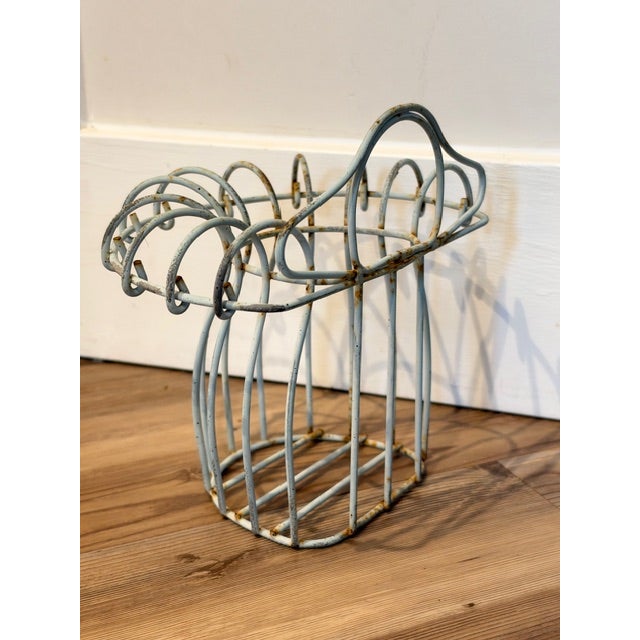 French Country Vintage Metal Wire Wall-Mounted Planter Basket or Jardiniere For Sale - Image 3 of 7
