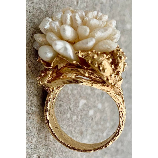 Art Nouveau Vintage 1980’s Cocktail Ring With 40+ Freshwater Pearl Cluster Atop an Ornate Organic Amorphous 14 Karat Gold Setting For Sale - Image 3 of 12