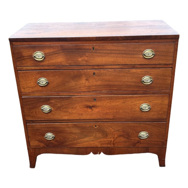 MidEarly 19th C. American Mid-Atlantic Four Drawer Chest in the Federal Federal Style For Sale
