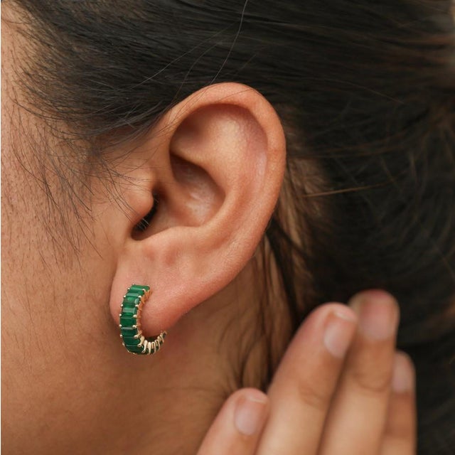 2.90 cts Natural emerald earrings in earring in 14k gold For Sale - Image 12 of 18