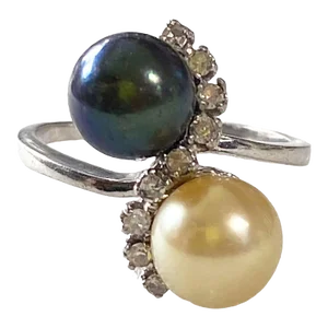 Retro Platinum Fresh Cultured Black & White Pearls and Diamonds Ring Sz 6.5