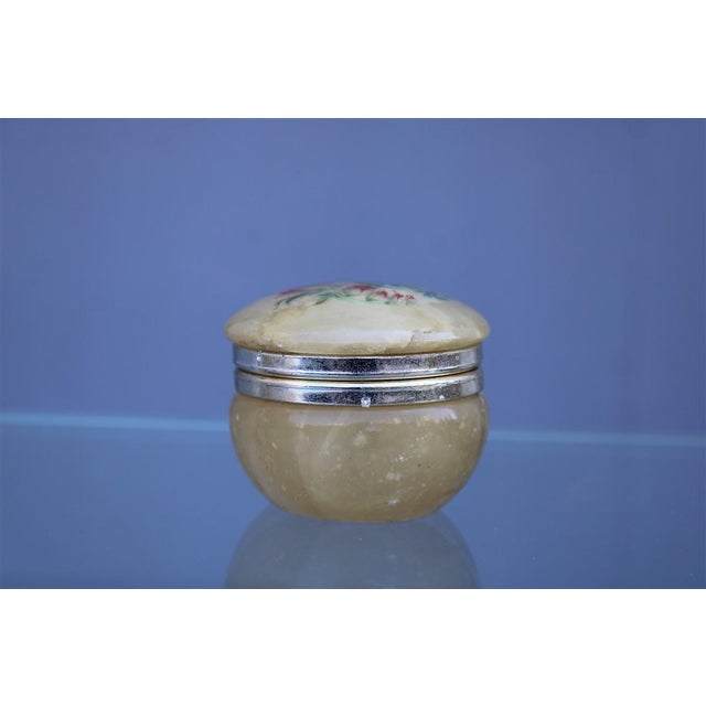 Small Alabaster Jewelry Box with Italian Decoration, 1960s, in Very Good conditions. Designed 1960 to 1969