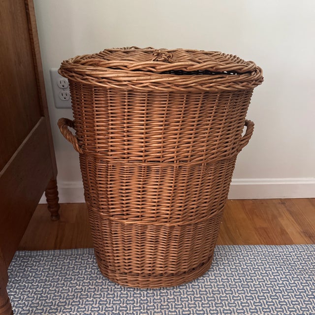 20th Century French Wicker Basket With Handles and Lid For Sale - Image 9 of 12