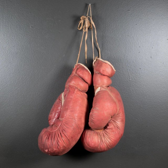 Industrial Large Vintage Gold Smith Leather Boxing Gloves C.1950 For Sale - Image 3 of 4