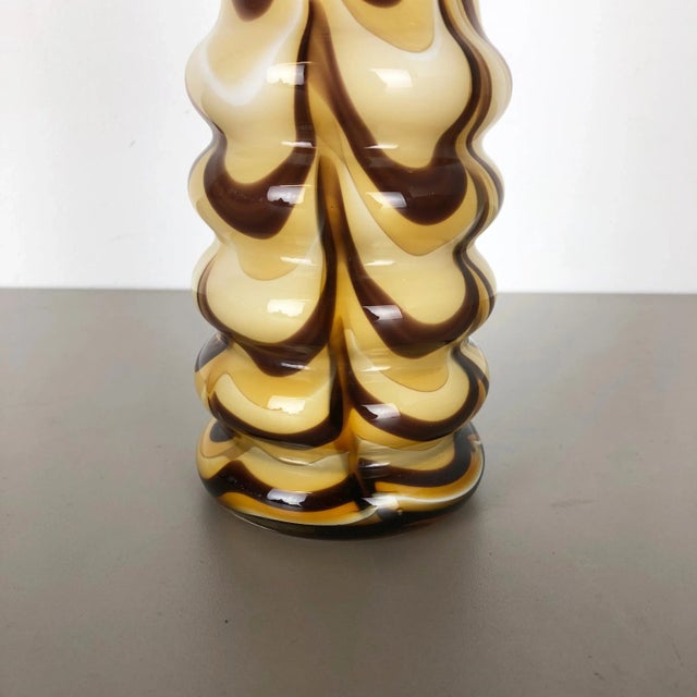 Vintage Pop Art Opaline Florence Vase from Carlo Moretti, Italy, 1970s For Sale - Image 9 of 10