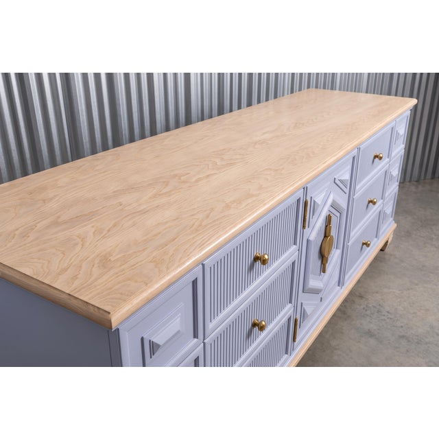 Thomasville Professionally Refinished Thomasville Solid Wood 9-Drawer Dresser For Sale - Image 4 of 11