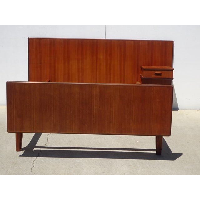 Vintage Teak Bed with Integrated Nightstand, 1960s For Sale - Image 18 of 18