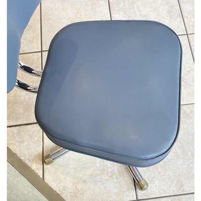 Metal Vintage Swivel Office Chair in Grey Chrome Faux Leather in the style of Roneo, 1950s For Sale - Image 7 of 18
