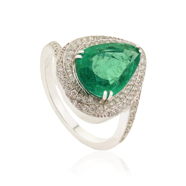 VRJewels 3.74ct Pear Shape Emerald Diamond Double Halo Cocktail Ring 18k Gold Size 4 For Sale - Image 4 of 18