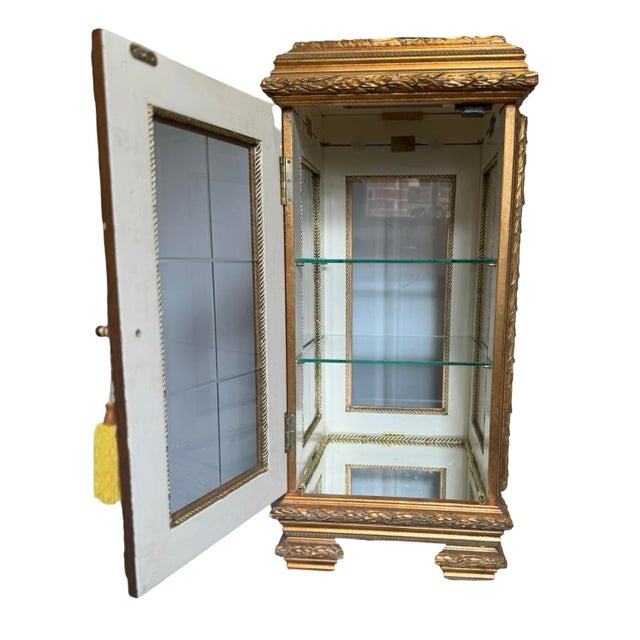 1960s Exquisite Gold Gilt Display Cabinet With Mirrored Interiors For Sale - Image 11 of 11