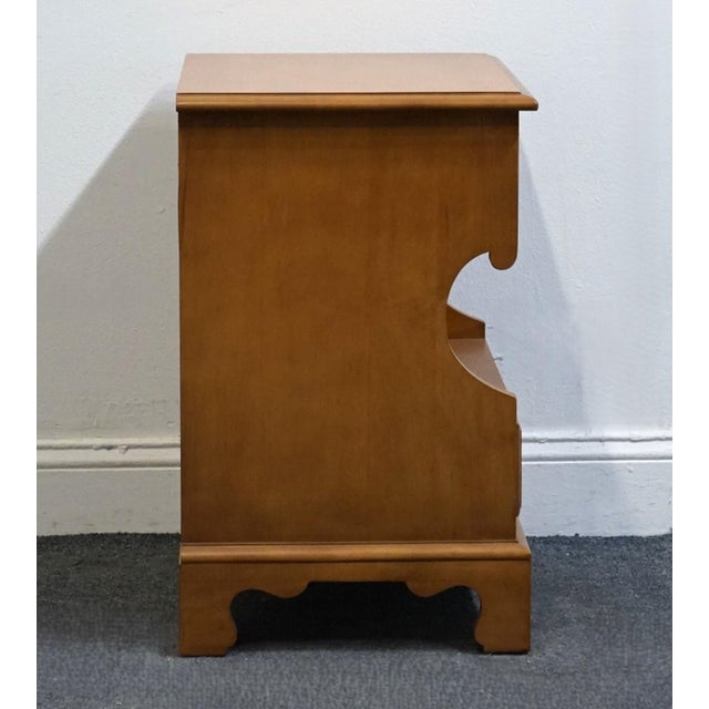 Drexel Furniture Solid Maple Litchfield Colonial Early American Style 20" Open Cabinet Nightstand 608-611-6 For Sale - Image 12 of 13