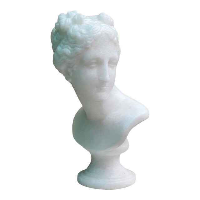 Bust of Venus Italica – Classical Marble Bust For Sale