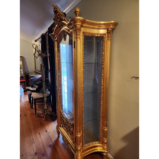 Baroque Silik Italian Hand-Carved Gilt Display Cabinet / Curio | Gold Leaf | Made in Italy For Sale - Image 3 of 16