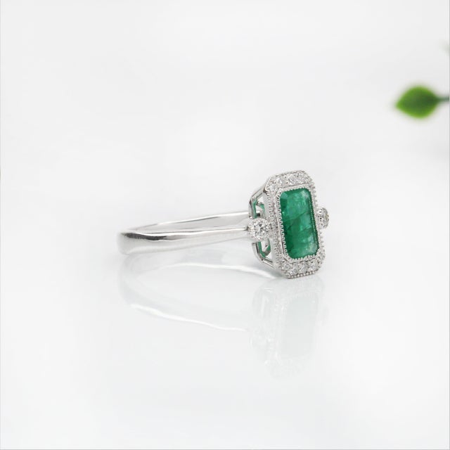 2020s 1ct Emerald Cut Emerald Ring With Diamond Accents: Solid 14k Gold, 7x5mm, Size 6.75 For Sale - Image 5 of 6