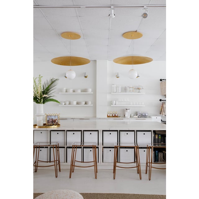 Clean, sleek and decidedly modern, Brim is full of style. The traditional pendant rod is replaced by a trio of thin wires...