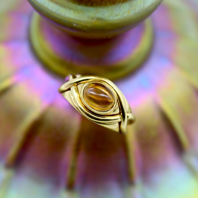 1970s Vintage Tiffany & Co. 18k Gold Crossover Citrine Cabochon Ring, Size 5.25 For Sale - Image 10 of 10