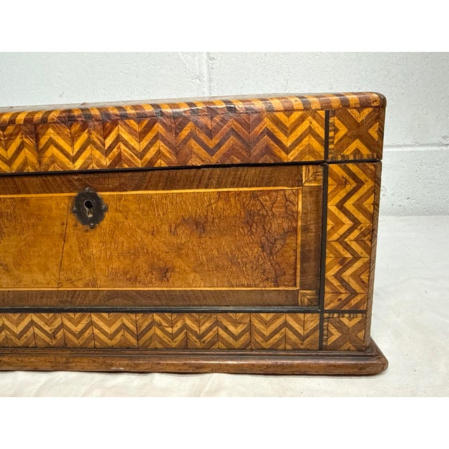 Antique 19th Century Handmade Inlaid Marquetry Parquetry Wood Jewelry Sewing Box For Sale In New York - Image 6 of 17