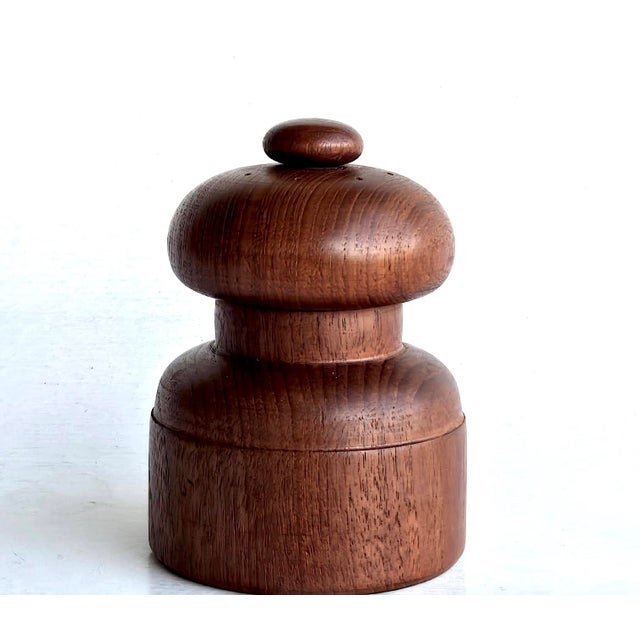 Mid-Century Modern 1960s Jens Quistgaard Dansk Teak Wood Model No 1616 Salt Shaker & Pepper Mill For Sale - Image 3 of 13