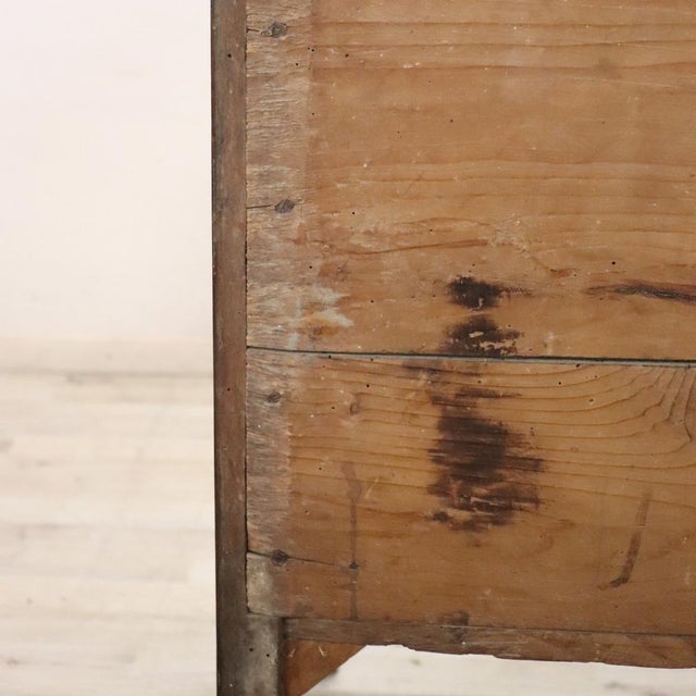 Antique 18th Century Walnut Chest of Drawers For Sale - Image 5 of 18