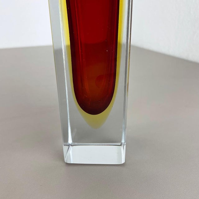 Large Red Murano Glass Sommerso Cube Vase attributed to Flavio Poli, Italy, 1970s For Sale - Image 11 of 18