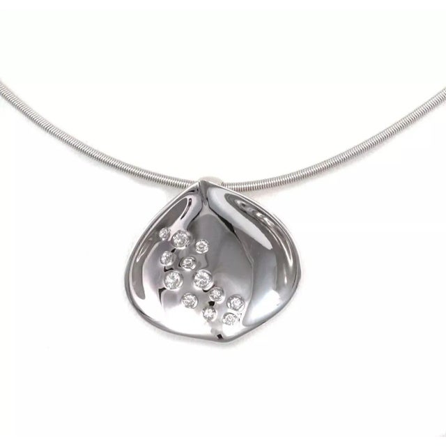 Contemporary Koesia Diamond 18k White Gold Concave Leaf Pendant Cable Choker Necklace For Sale - Image 3 of 6