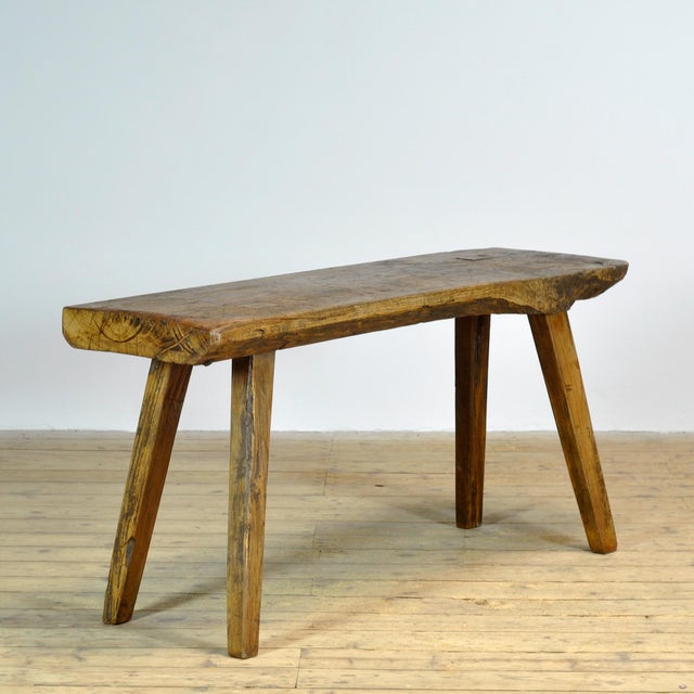 This authentic butcher’s table from the 1920s is a characterful piece of furniture with a rich, artisanal appearance. The...