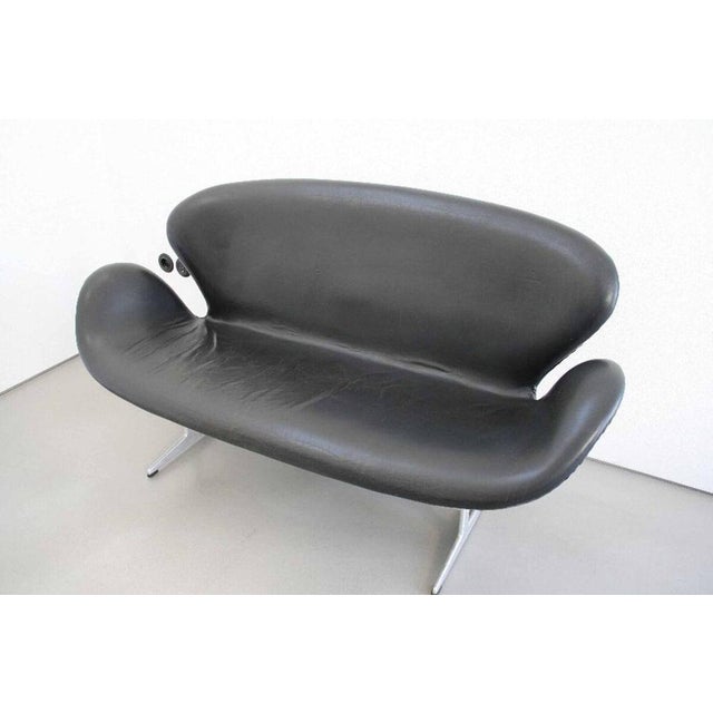 1960s Swan 3321 Sofa by Arne Jacobsen for Fritz Hansen, 1960s For Sale - Image 5 of 8